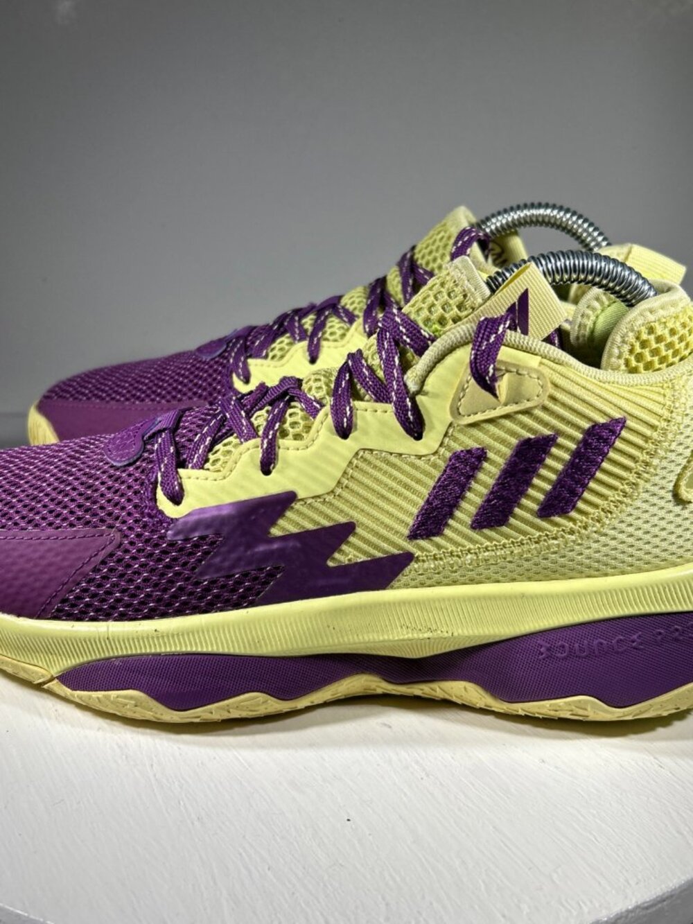 Adidas Dame 8 Dame Time Basketball Shoes Mens Boys Size 6 Purple Yellow Sneakers